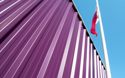 Steel site hoarding and windy weather