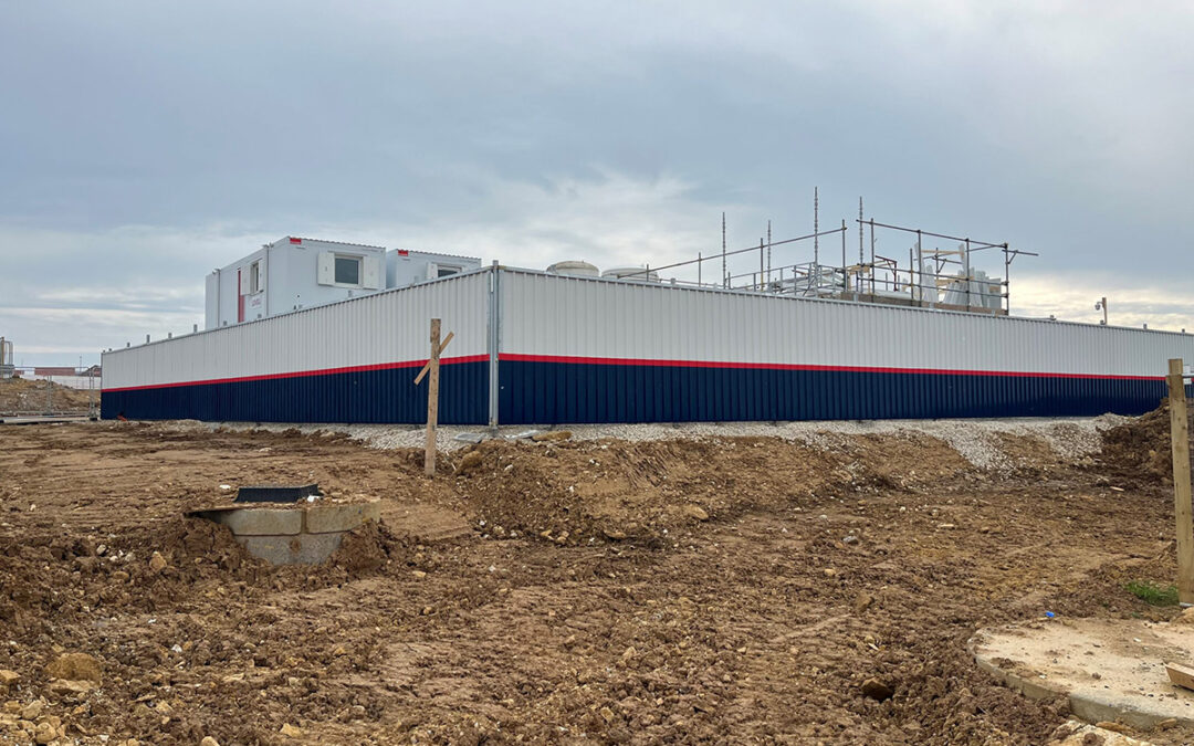 Site Security Solutions – Temporary Fencing or Site Hoarding?